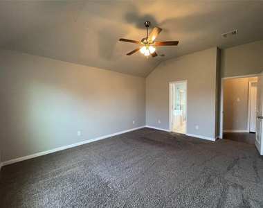 8113 Northgate Loop - Photo Thumbnail 16