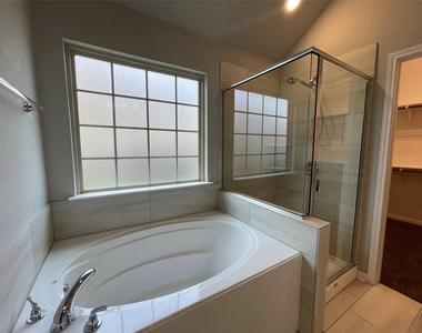 8113 Northgate Loop - Photo Thumbnail 19