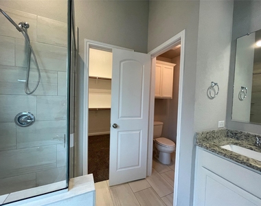 8113 Northgate Loop - Photo Thumbnail 21