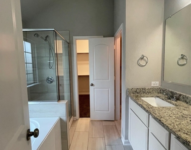 8113 Northgate Loop - Photo Thumbnail 17