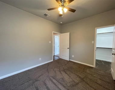 8113 Northgate Loop - Photo Thumbnail 24
