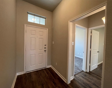 8113 Northgate Loop - Photo Thumbnail 13