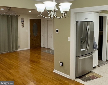 858 Estates Boulevard - Photo Thumbnail 3