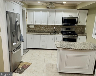 858 Estates Boulevard - Photo Thumbnail 4