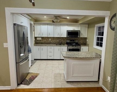 858 Estates Boulevard - Photo Thumbnail 5