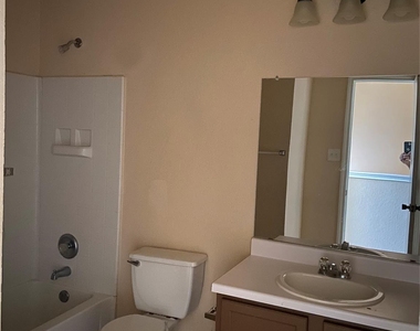 12840 Saint Mary Dr - Photo Thumbnail 7