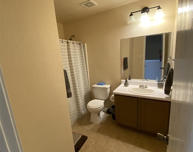 12840 Saint Mary Dr - Photo Thumbnail 6