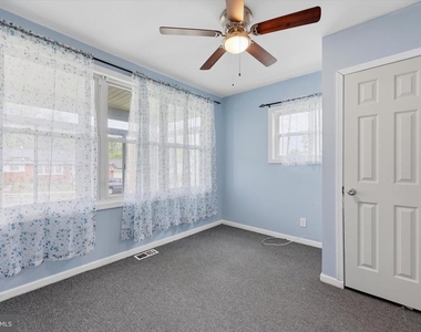 334 N Oakland Avenue - Photo Thumbnail 8