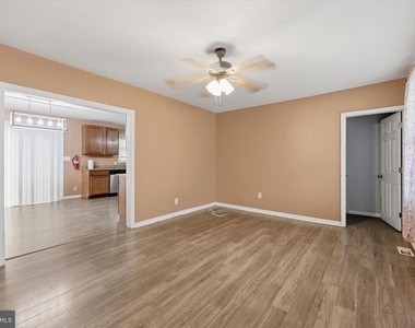 334 N Oakland Avenue - Photo Thumbnail 3