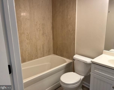 75 Kenwood - Photo Thumbnail 17