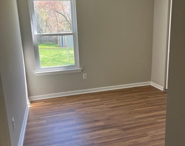 16 Maynard Drive - Photo Thumbnail 3