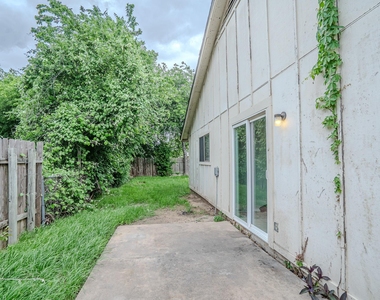 12403 Tree Line Dr - Photo Thumbnail 15
