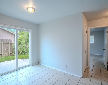 12403 Tree Line Dr - Photo Thumbnail 4