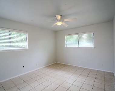 12403 Tree Line Dr - Photo Thumbnail 8
