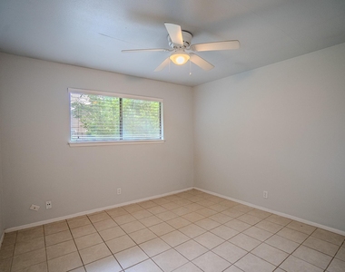 12403 Tree Line Dr - Photo Thumbnail 11