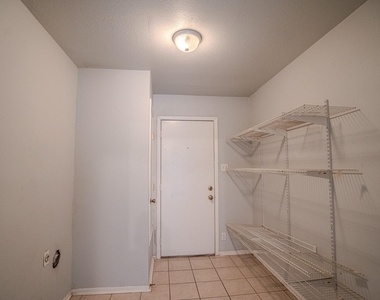 12403 Tree Line Dr - Photo Thumbnail 7