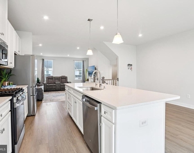 47 Rosemary Way - Photo Thumbnail 15
