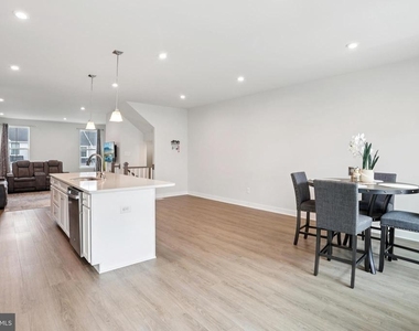 47 Rosemary Way - Photo Thumbnail 9