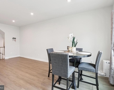 47 Rosemary Way - Photo Thumbnail 12