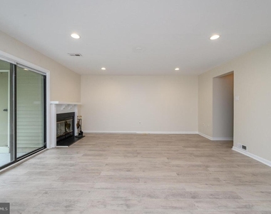 17 Chelmsford Court - Photo Thumbnail 4