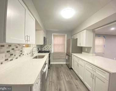 2301 Houston Street - Photo Thumbnail 4