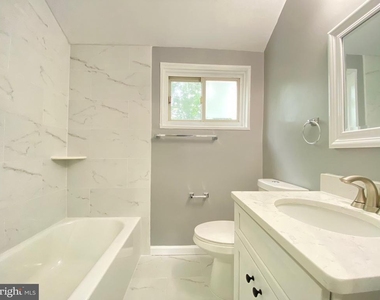 2301 Houston Street - Photo Thumbnail 7