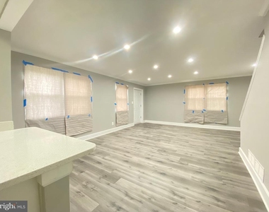 2301 Houston Street - Photo Thumbnail 3