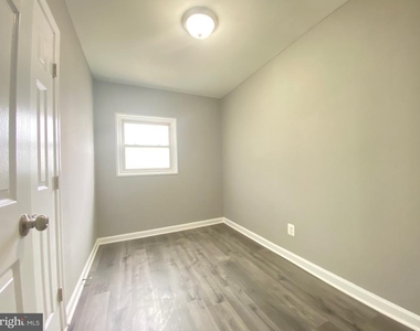 2301 Houston Street - Photo Thumbnail 9