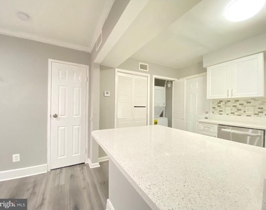 2301 Houston Street - Photo Thumbnail 6