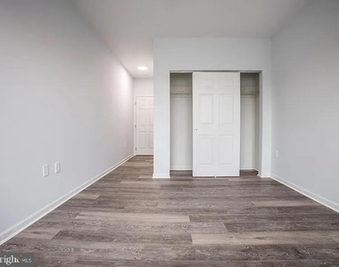 1301 Karen Boulevard - Photo Thumbnail 11