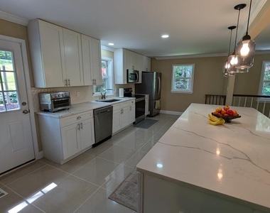 15715 Tierra Drive - Photo Thumbnail 9