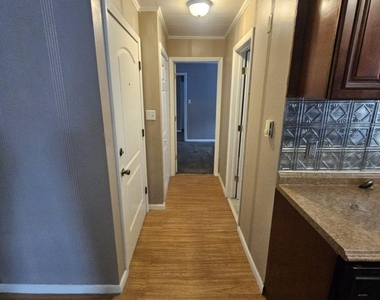 1232 N Main Street - Photo Thumbnail 3
