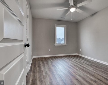 6722 Brentwood Avenue - Photo Thumbnail 9