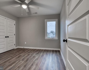 6722 Brentwood Avenue - Photo Thumbnail 16