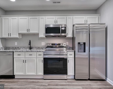 6722 Brentwood Avenue - Photo Thumbnail 3