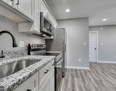 6722 Brentwood Avenue - Photo Thumbnail 6
