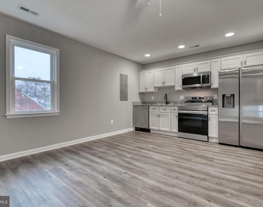6722 Brentwood Avenue - Photo Thumbnail 2