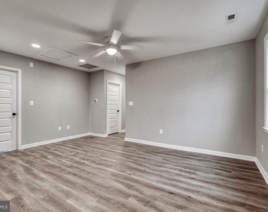 6722 Brentwood Avenue - Photo Thumbnail 8