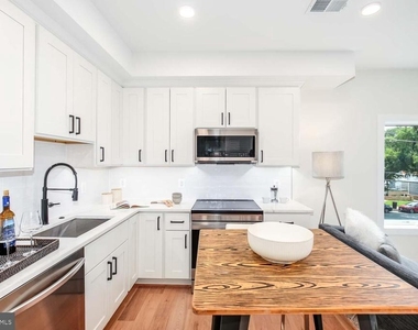 1818 Rhode Island Avenue Ne - Photo Thumbnail 2
