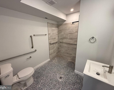 1516 18th Street Se - Photo Thumbnail 3