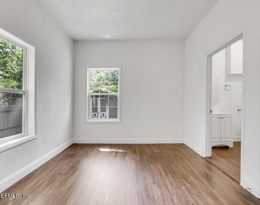 2410 Mcquade Street - Photo Thumbnail 9