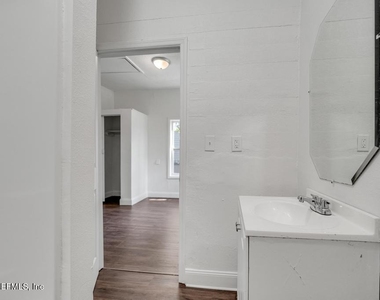 2410 Mcquade Street - Photo Thumbnail 12