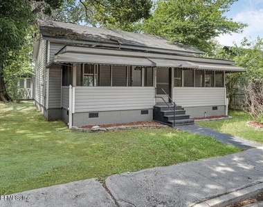 2410 Mcquade Street - Photo Thumbnail 1