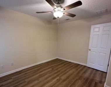 7875 Melvin Road - Photo Thumbnail 15