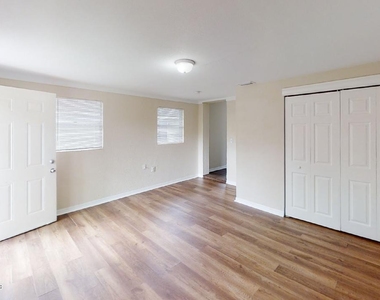 2178 W 41st Street - Photo Thumbnail 3