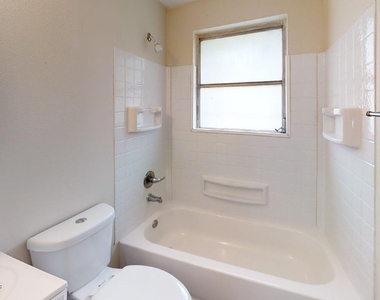 2178 W 41st Street - Photo Thumbnail 15