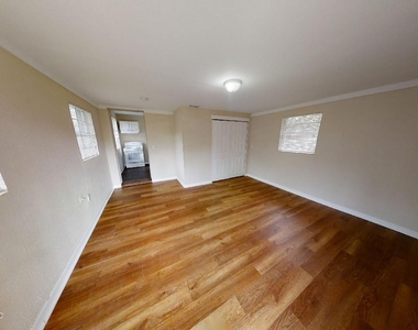 2178 W 41st Street - Photo Thumbnail 14