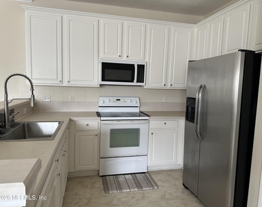 9740 Summer Grove Way W - Photo Thumbnail 14