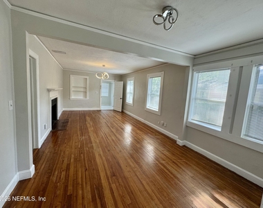 3352 College Street - Photo Thumbnail 4