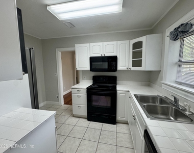 3352 College Street - Photo Thumbnail 8